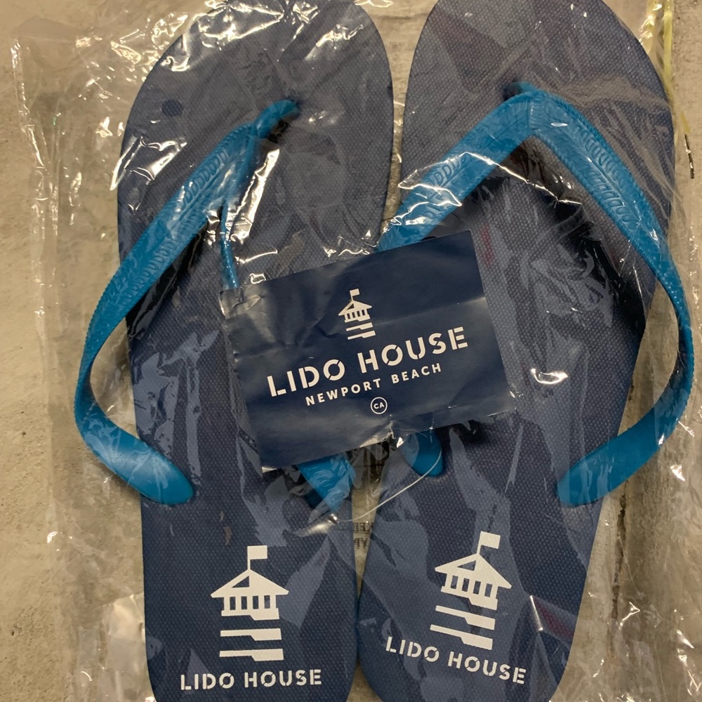 ON SALE‼️ Flip flops ⏱time to go..